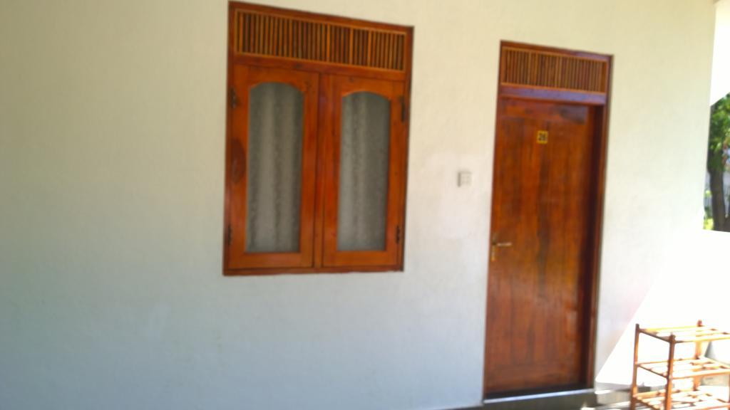 Hotel Flamingo Anuradhapura Bagian luar foto